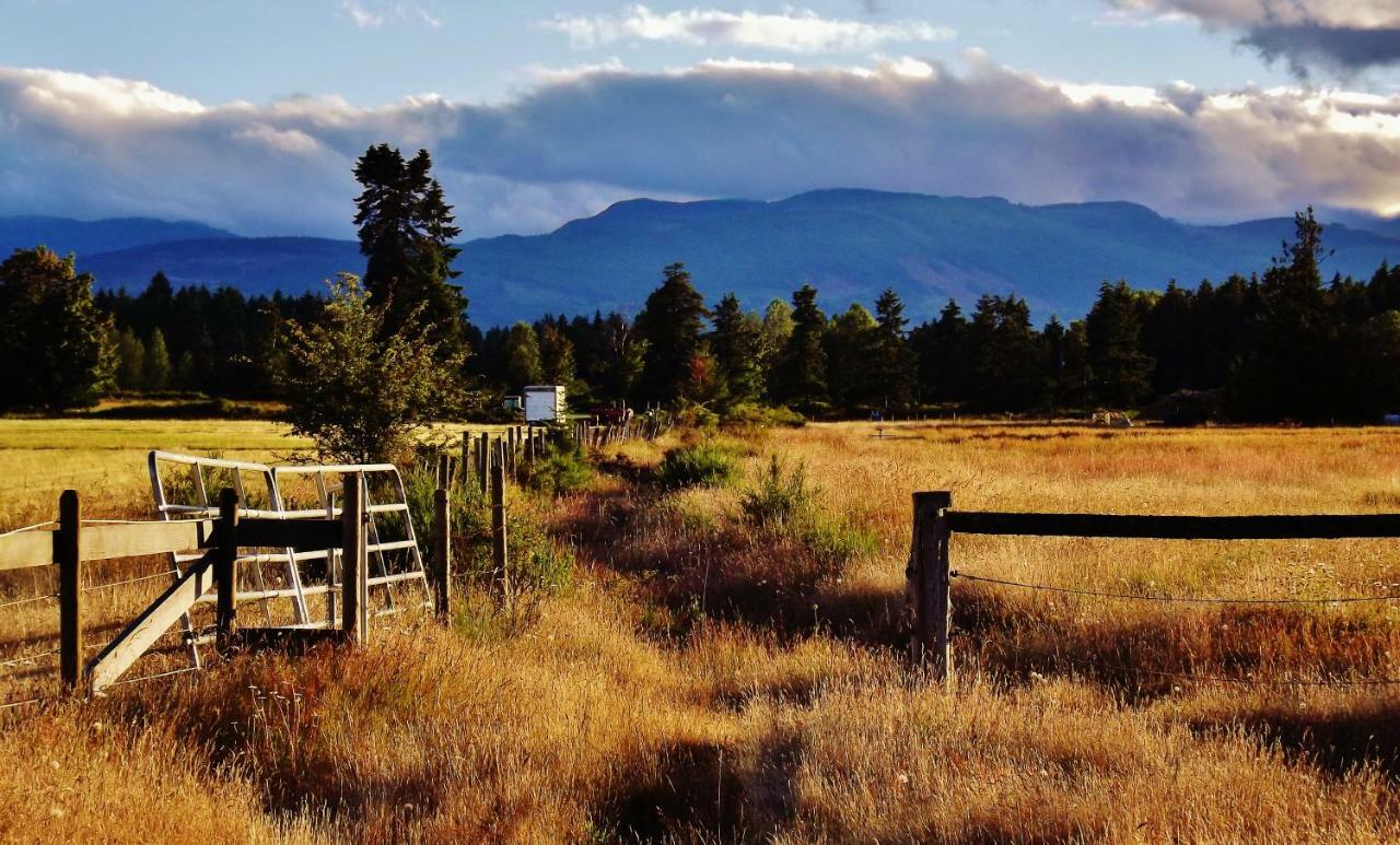 Paradise Acres Ranch Nanoose Bay Exterior foto